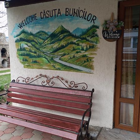 Вілла Casuta Bunicilor Dorna Cindrenilor Екстер'єр фото